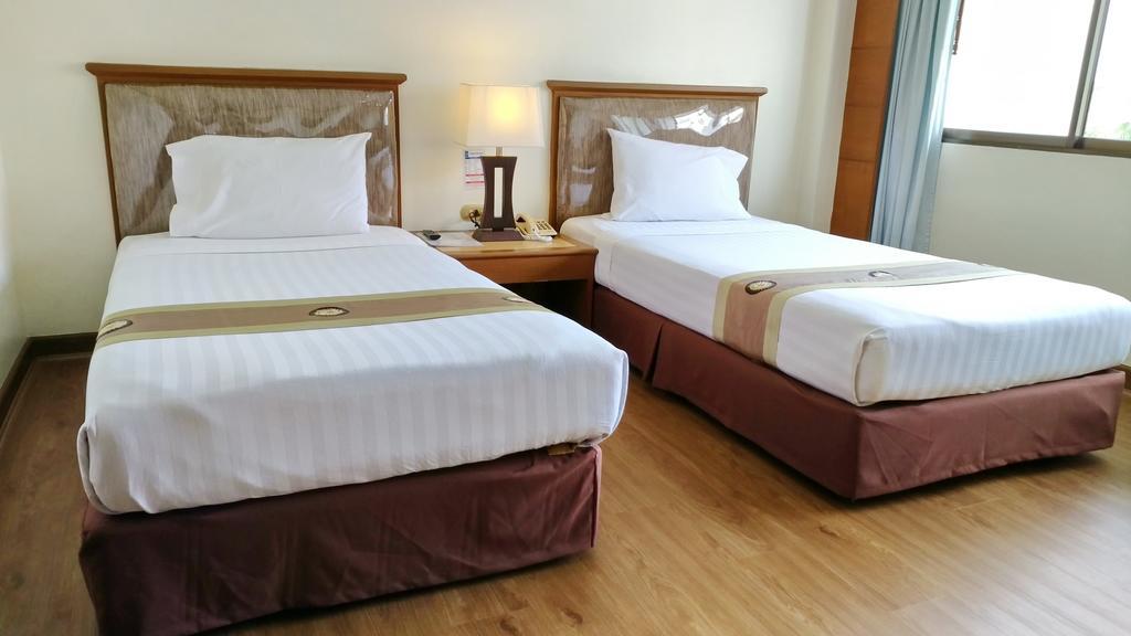 Grand Park Hotel Nakhon Si Thammarat Exterior photo