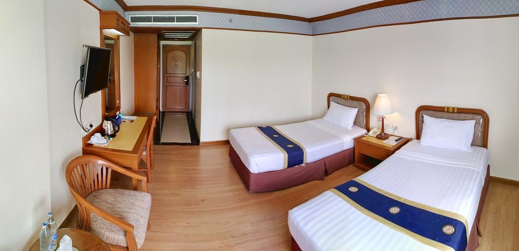 Grand Park Hotel Nakhon Si Thammarat Exterior photo