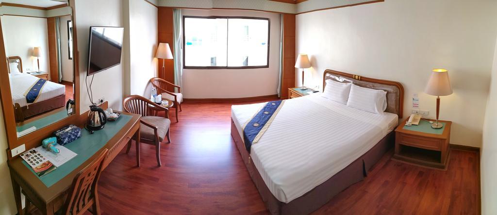Grand Park Hotel Nakhon Si Thammarat Exterior photo