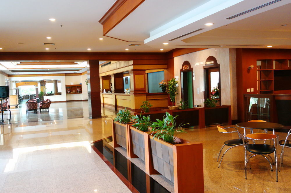 Grand Park Hotel Nakhon Si Thammarat Exterior photo