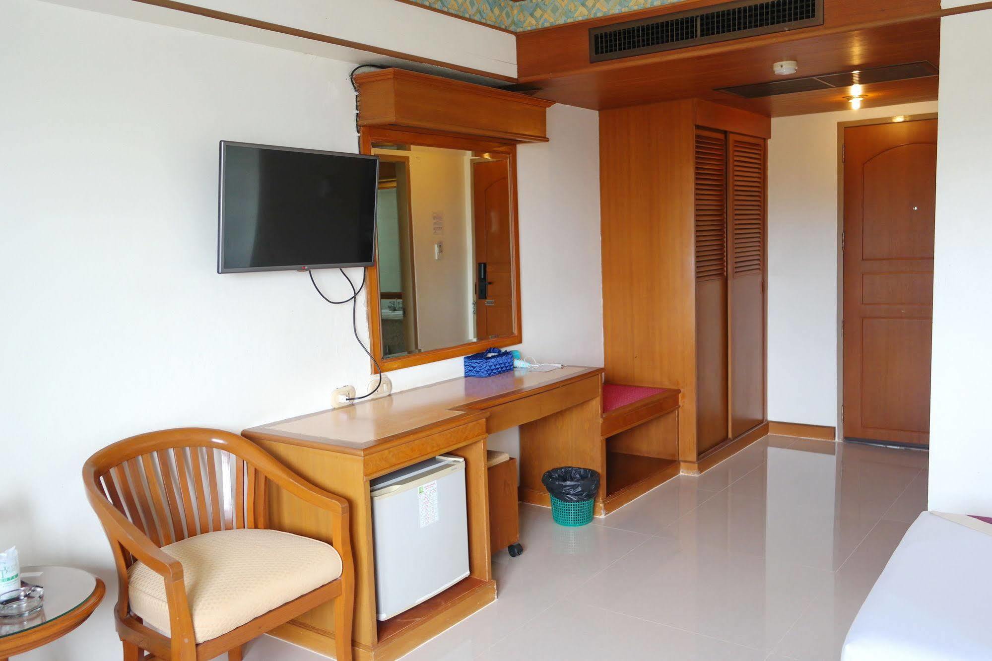 Grand Park Hotel Nakhon Si Thammarat Exterior photo