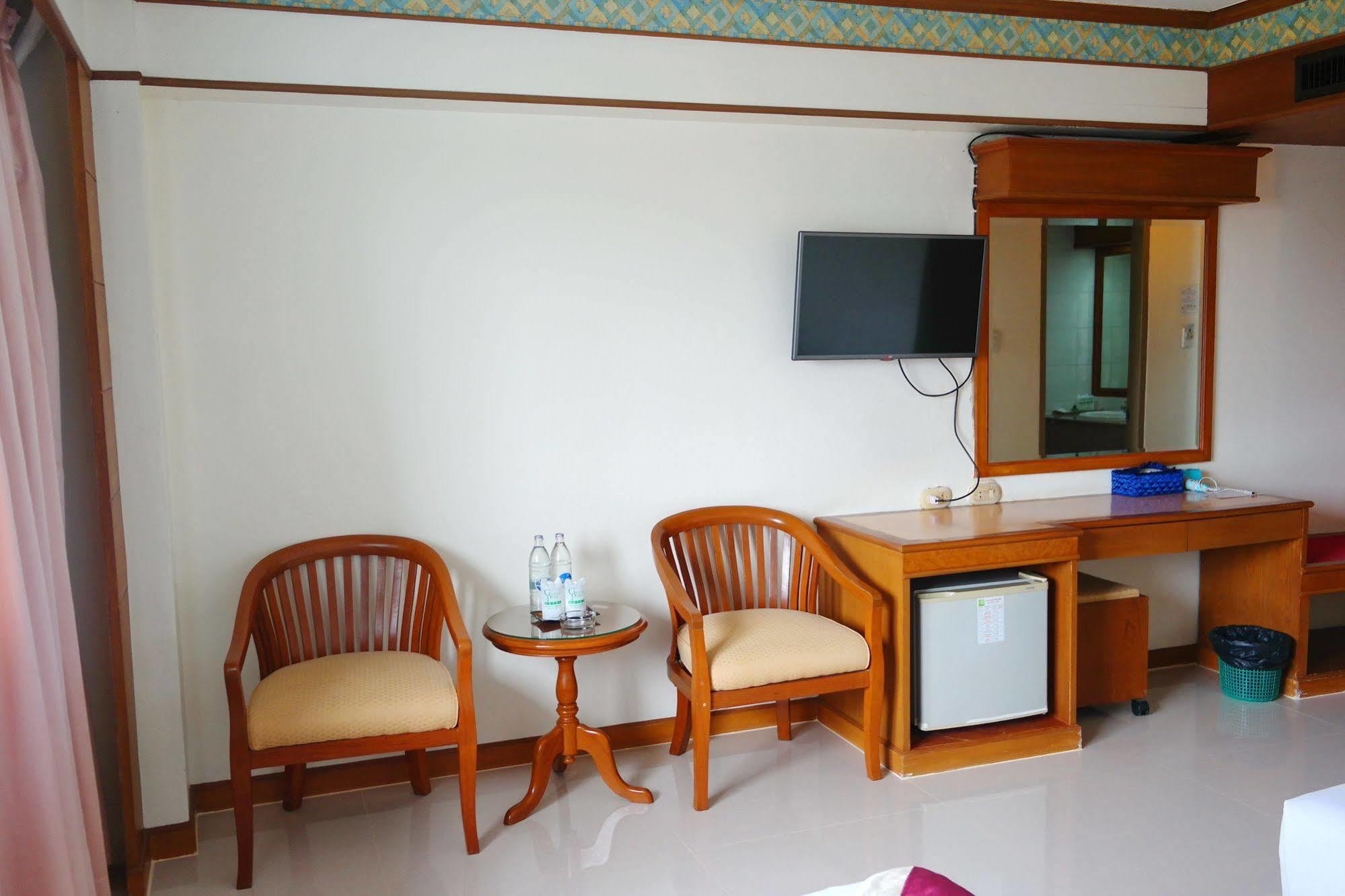 Grand Park Hotel Nakhon Si Thammarat Exterior photo