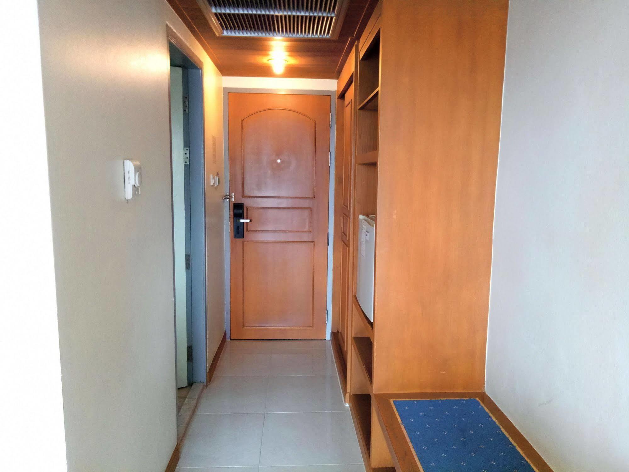 Grand Park Hotel Nakhon Si Thammarat Exterior photo