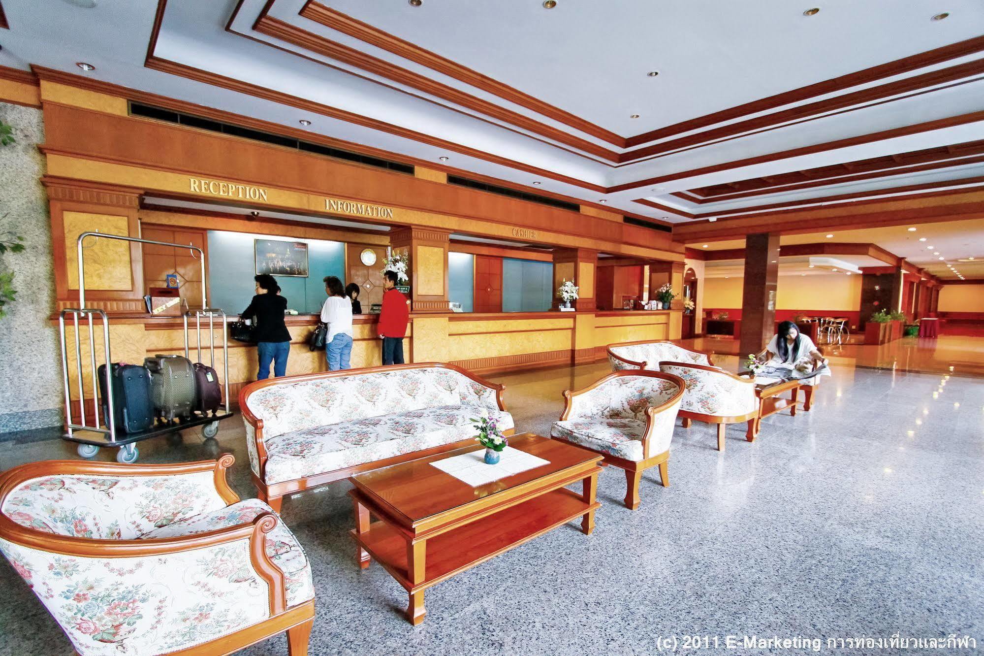 Grand Park Hotel Nakhon Si Thammarat Exterior photo